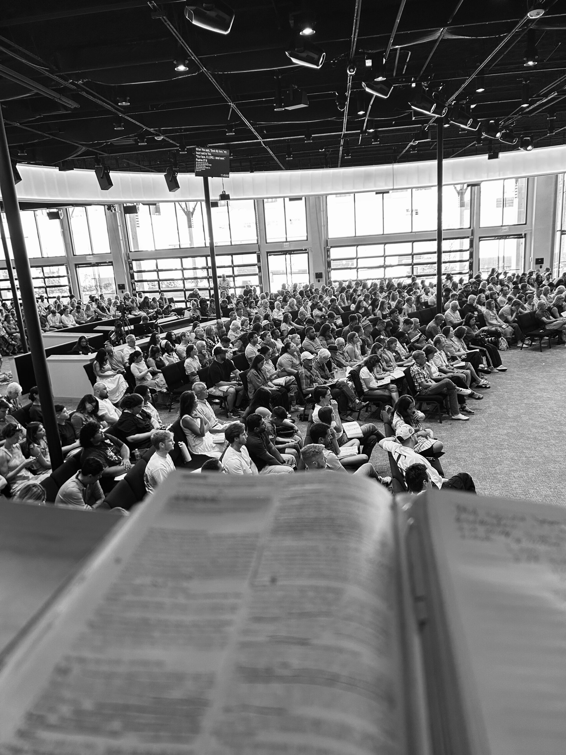 Photo of a church service at UPPERROOM DALLAS